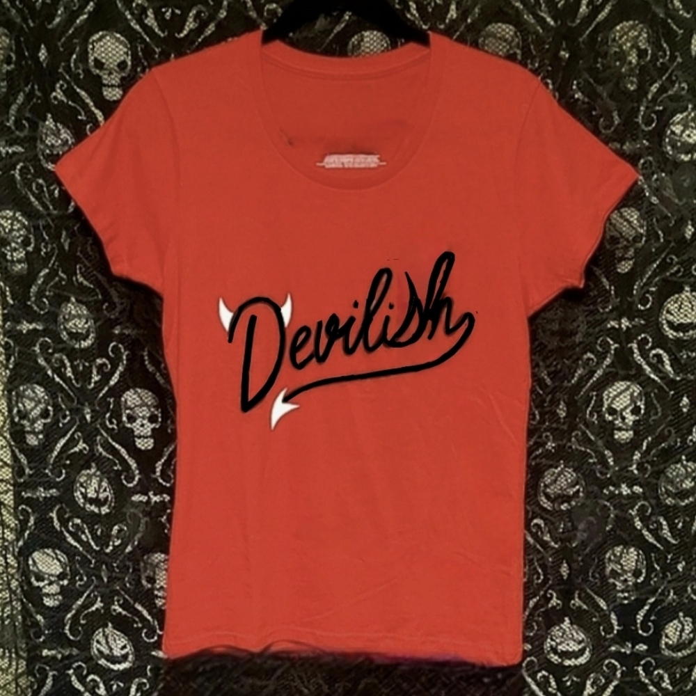 Imagin8 red devil horns & tail Devilish graphics Halloween t shirt S NWT - Picture 16 of 16